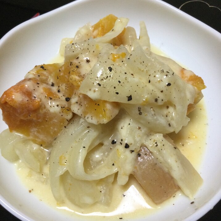 バターナッツカボチャと玉ねぎの豆乳チーズ煮